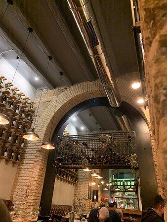 Tavola Bottiglieria con Cucina